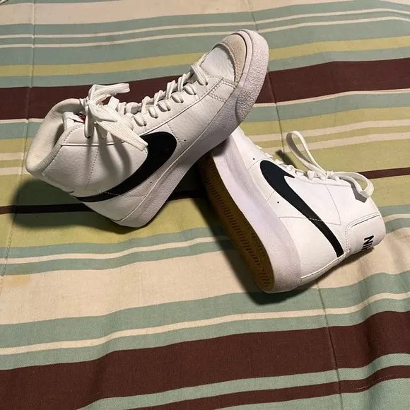 Girl’s Leather High Tops by Nike Brand. EUC!
