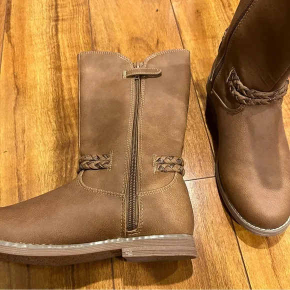 Girl’s Size 4 Brown Leather Boots
