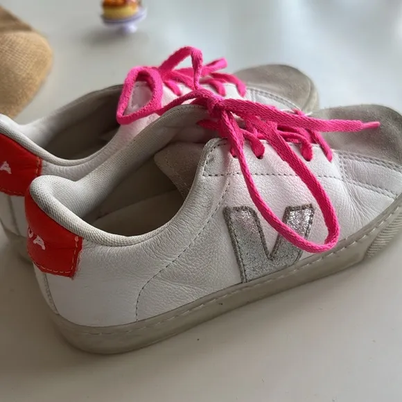 Girls Veja sneakers