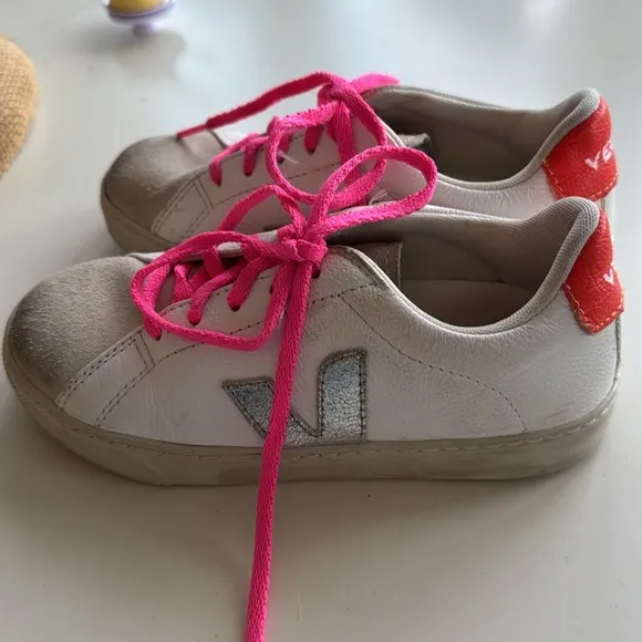 Girls Veja sneakers