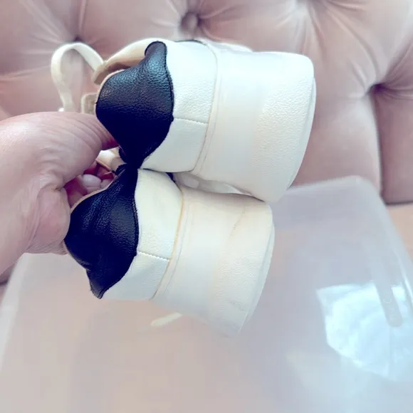 GO STYLE Women's White and Black Sneakers SIZE 8