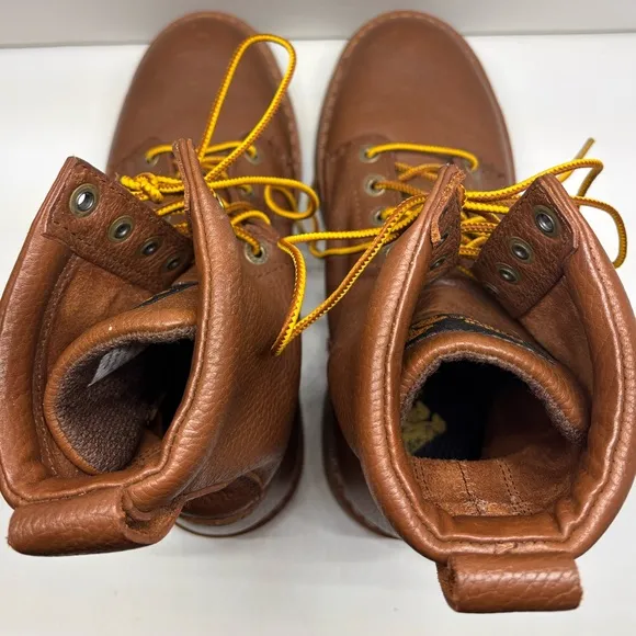 Golden Retriever brown leather boots EUC size 9