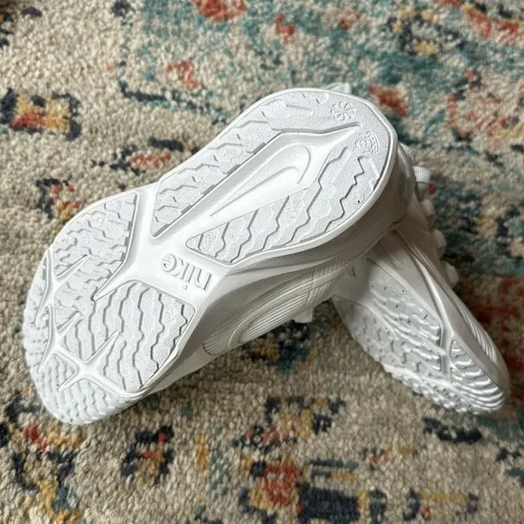 (Grade School) Nike Star Runner 4 'Triple White' DX7615-100 size 12 youth no box