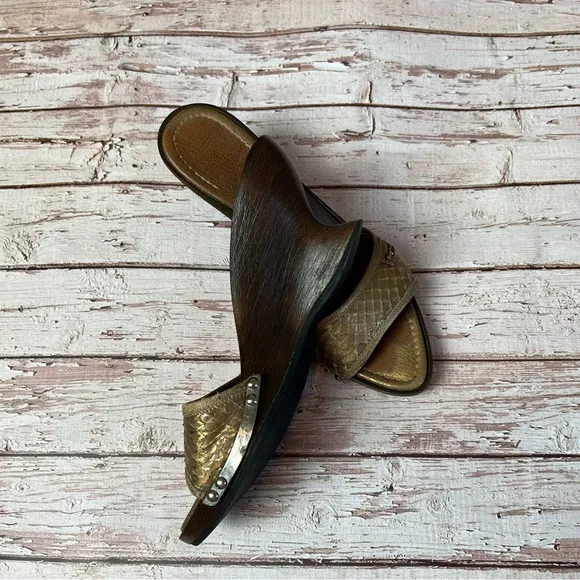 GUC Salvatore Ferragamo Wedge 6.5