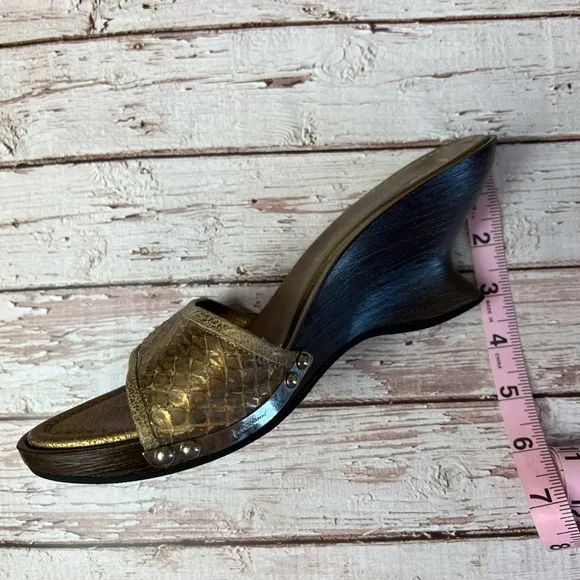 GUC Salvatore Ferragamo Wedge 6.5