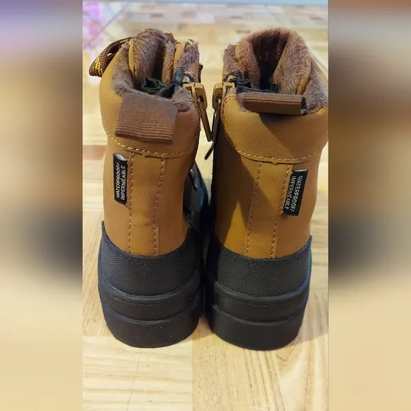 H&amp;M Kids Brown WaterProof Boots size 9