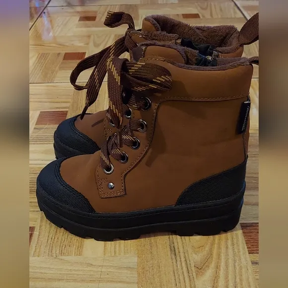 H&amp;M Kids Brown WaterProof Boots size 9