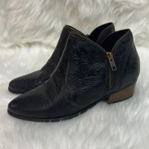 Heiress Black Leather Embossed Zipper Booties 7 B-23