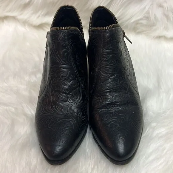 Heiress Black Leather Embossed Zipper Booties 7 B-23