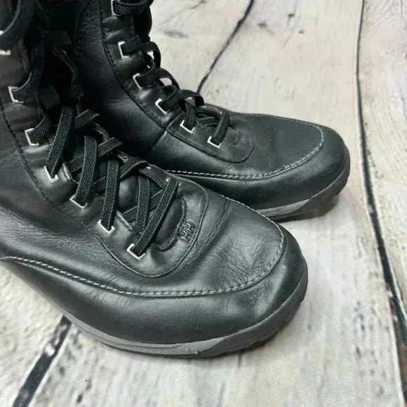 Helly Hansen Women’s Black Waterproof Winter Boots Women’s size 7.5