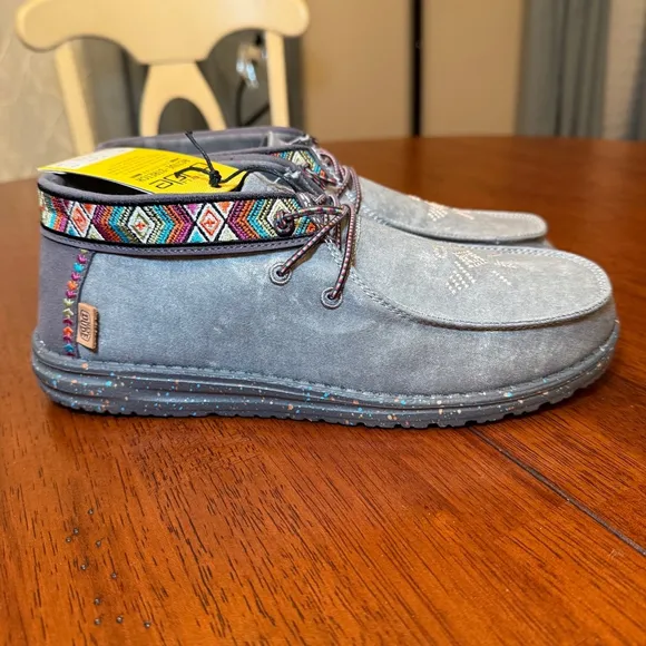 Hey Dude NWT Wendy Iris Festival Aztec Band Grey Women's Size 9 Slip On Shoes