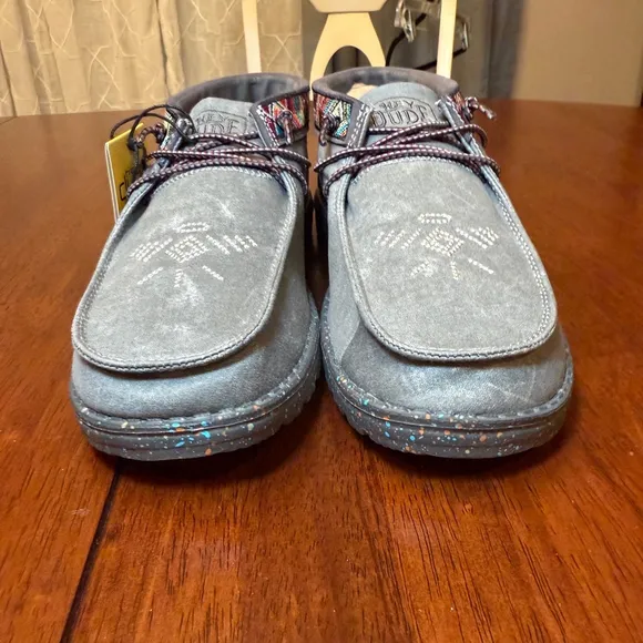 Hey Dude NWT Wendy Iris Festival Aztec Band Grey Women's Size 9 Slip On Shoes
