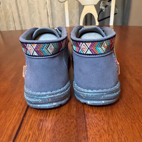 Hey Dude NWT Wendy Iris Festival Aztec Band Grey Women's Size 9 Slip On Shoes