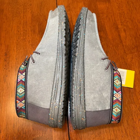 Hey Dude NWT Wendy Iris Festival Aztec Band Grey Women's Size 9 Slip On Shoes
