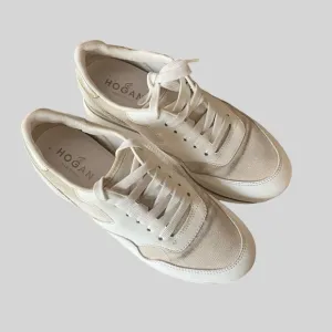HOGAN made it Italy Leather Sneakers.