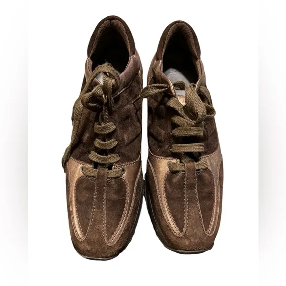 HOGAN women’s size 9.5 brown suede‎ with bronze trim sneakers.