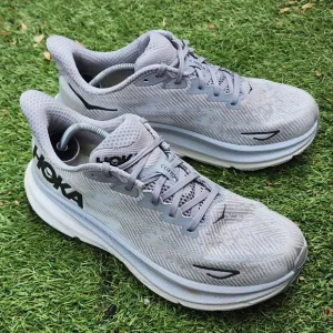 HOKA CLIFTON 9 - Mens Atheltic Shoes - SIZE 9.5D ***no insloes ***
