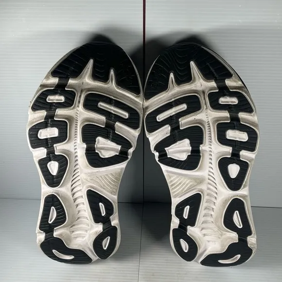 Hoka Gaviota 5 -  Black Running Shoes