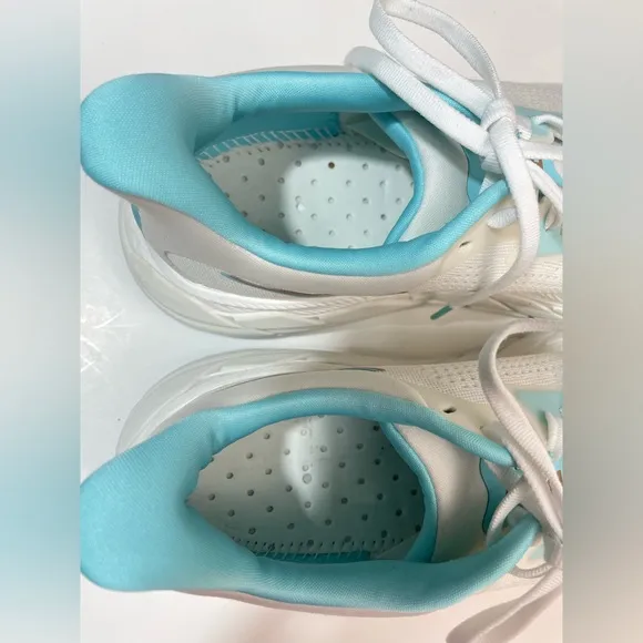 Hoka Women's Arahi 7 White and Blue Running Shoes Size 9D
