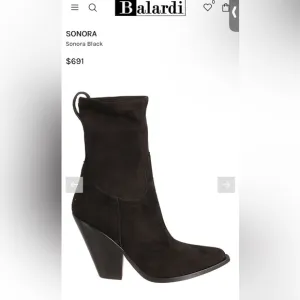 🎉HOST PICK🎉Cowgirl Boots Sonora pointy toe ankle suede