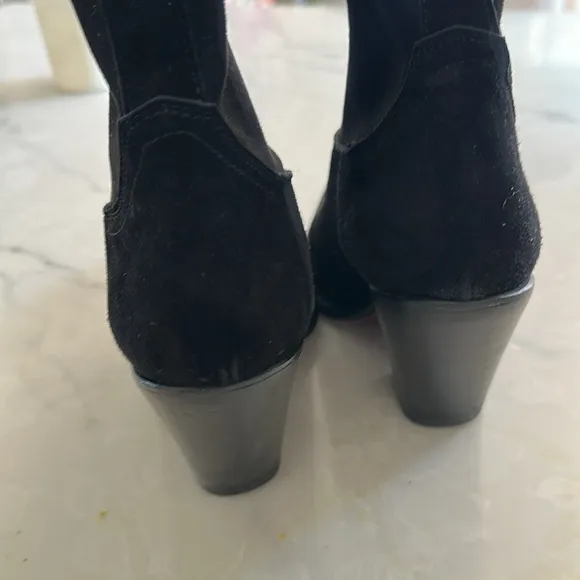 🎉HOST PICK🎉Cowgirl Boots Sonora pointy toe ankle suede