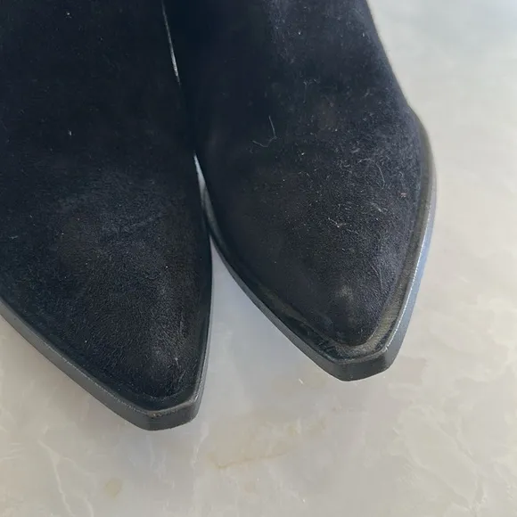 🎉HOST PICK🎉Cowgirl Boots Sonora pointy toe ankle suede