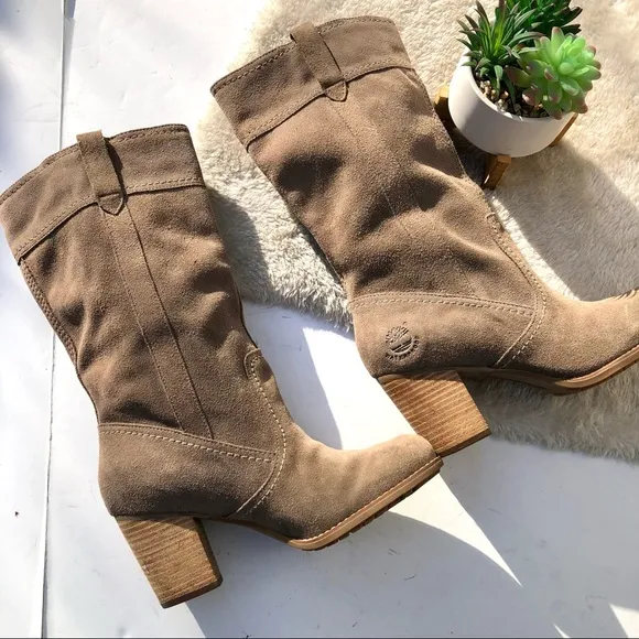 *🎉HP 🎉 Timberland | Earthkeepers Rudston taupe Suede Heeled Boots Size 8