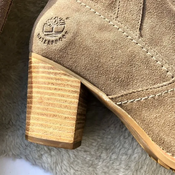 *🎉HP 🎉 Timberland | Earthkeepers Rudston taupe Suede Heeled Boots Size 8