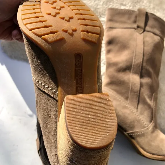 *🎉HP 🎉 Timberland | Earthkeepers Rudston taupe Suede Heeled Boots Size 8