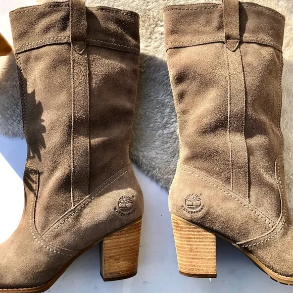 *🎉HP 🎉 Timberland | Earthkeepers Rudston taupe Suede Heeled Boots Size 8