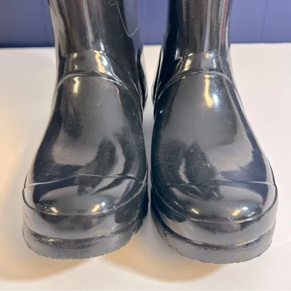 Hunter Women’s Original Tall Gloss Rain Boots in Black Size 7