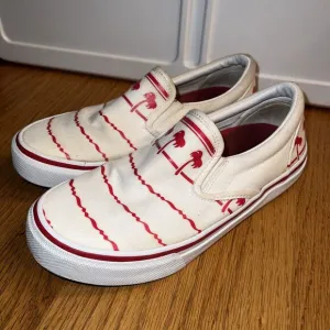 In-N-Out Burger Drink Cup‎ Shoes Sz Kids 6 Slip On Vans White/Red