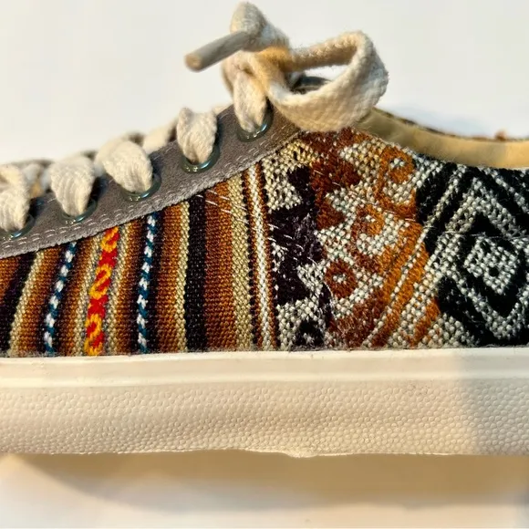 Inkkas Cusco Indian Blanket Casual Skate or Deck Shoes Women’s Size 8 Mens 6