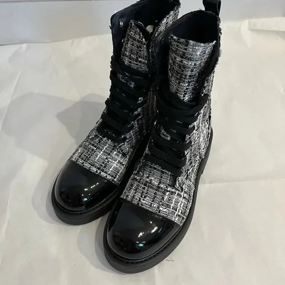 Intrend Black &amp; White Tweed Leather Combat Boots Black Women's 39 EU 9 US NIB