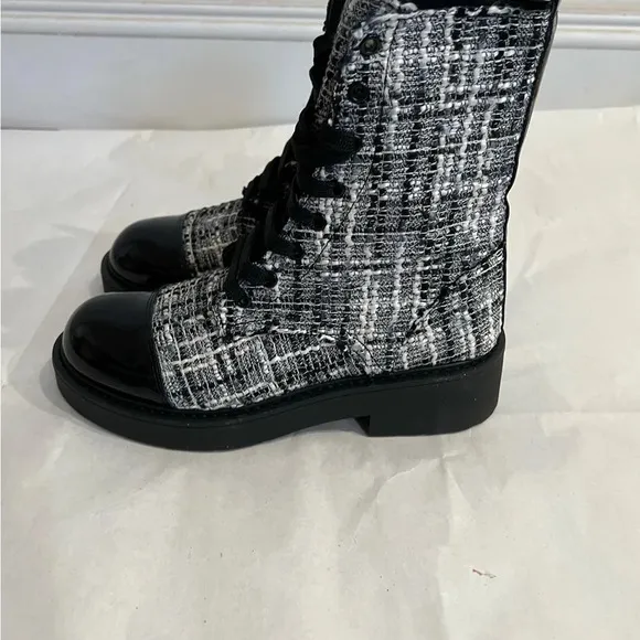 Intrend Black &amp; White Tweed Leather Combat Boots Black Women's 39 EU 9 US NIB