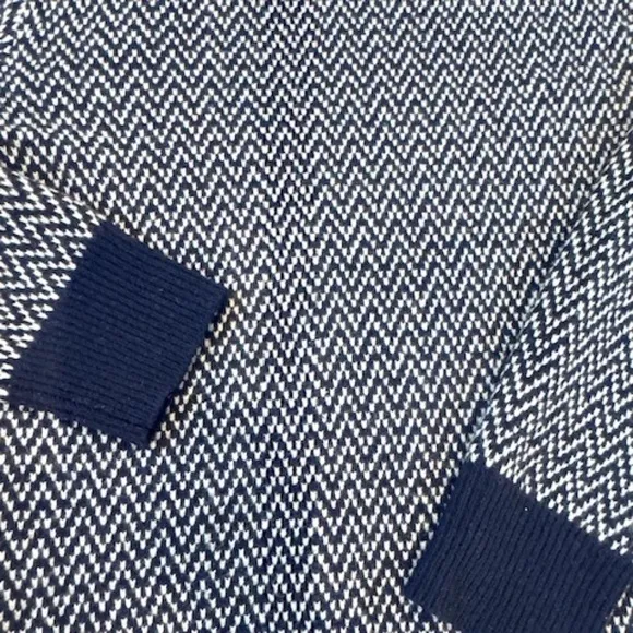 J CREW Classic Zig Zag Lambswool Sweater Size Medium​​​​​​​​