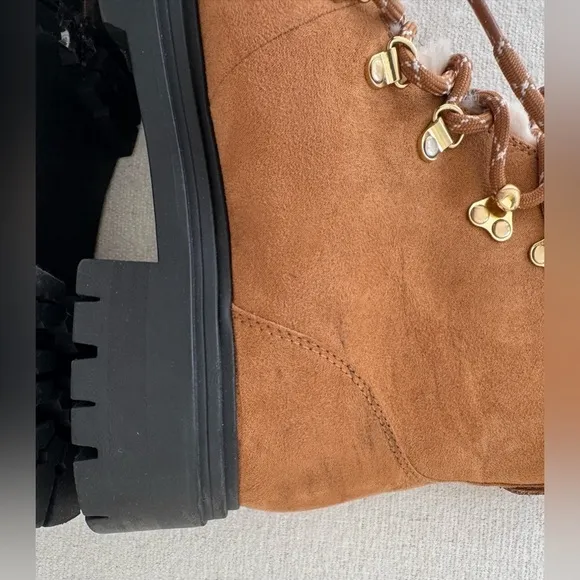 J CREW Factory Womens Faux Fur Winter Hiking Boots Lug Sole, Tan, Size 9.5