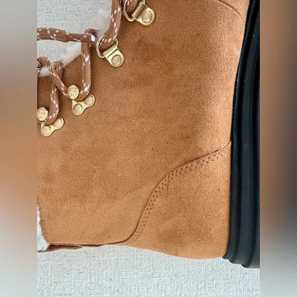 J CREW Factory Womens Faux Fur Winter Hiking Boots Lug Sole, Tan, Size 9.5