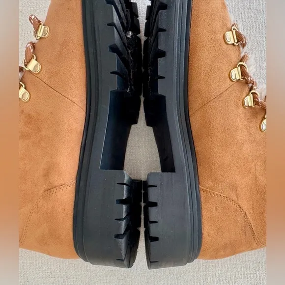 J CREW Factory Womens Faux Fur Winter Hiking Boots Lug Sole, Tan, Size 9.5