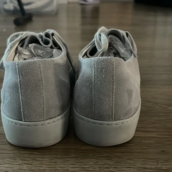 JAK Sneakers