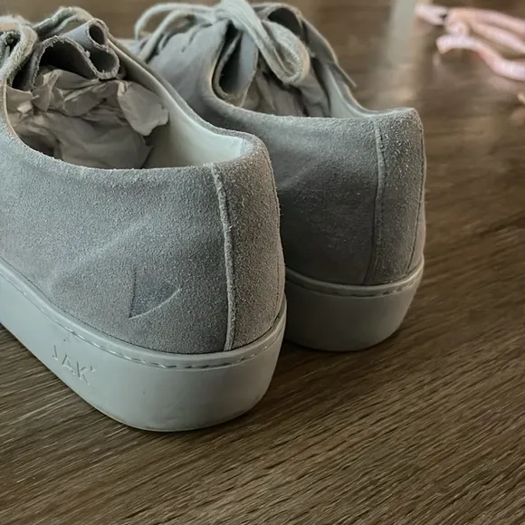 JAK Sneakers
