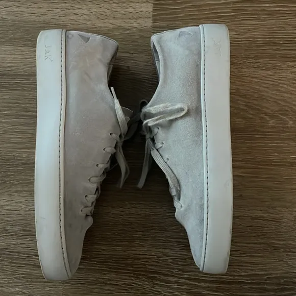 JAK Sneakers