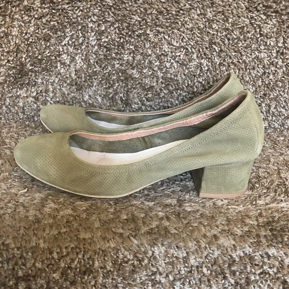 Jeffrey Campbell Green Bitsie 2 Perforated Suede Round Toe Pump Heeled Slip Ons