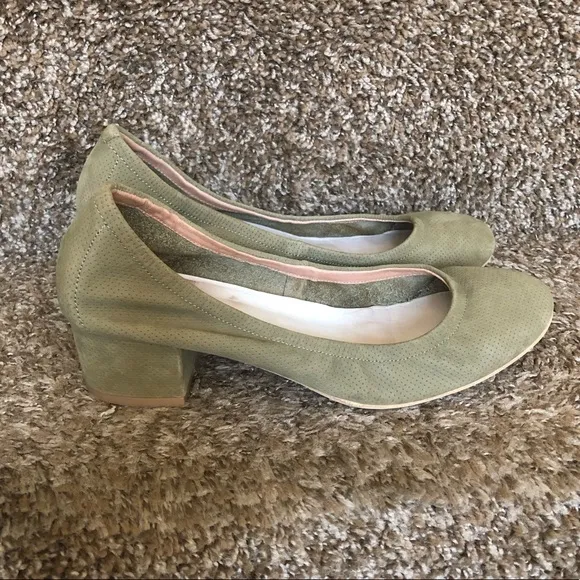 Jeffrey Campbell Green Bitsie 2 Perforated Suede Round Toe Pump Heeled Slip Ons