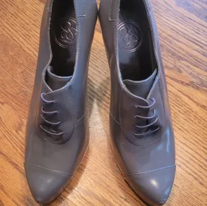 Jessica Simpson Gray Patent Genuine Leather Cap Toe Heels Shoes Stilletos Size 9