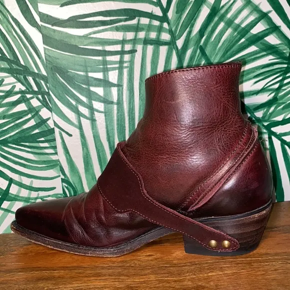 John Fluevog Ruth Burgundy Leather Zip Ankle Boots Women’s 7