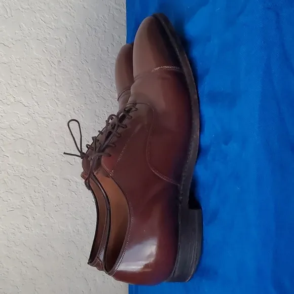 Johnston &amp; Murphy Cap Toe Lace-Up Dress Shoe size 10