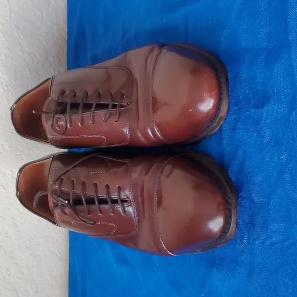 Johnston &amp; Murphy Cap Toe Lace-Up Dress Shoe size 10