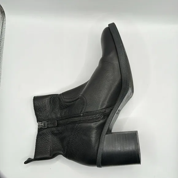 JOHNSTON &amp; MURPHY™️ Size 9.5M 'BRAELYN' Black Italian Calfskin Ankle Boots