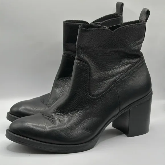 JOHNSTON &amp; MURPHY™️ Size 9.5M 'BRAELYN' Black Italian Calfskin Ankle Boots